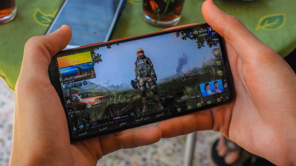 fps game running on a smartphone
