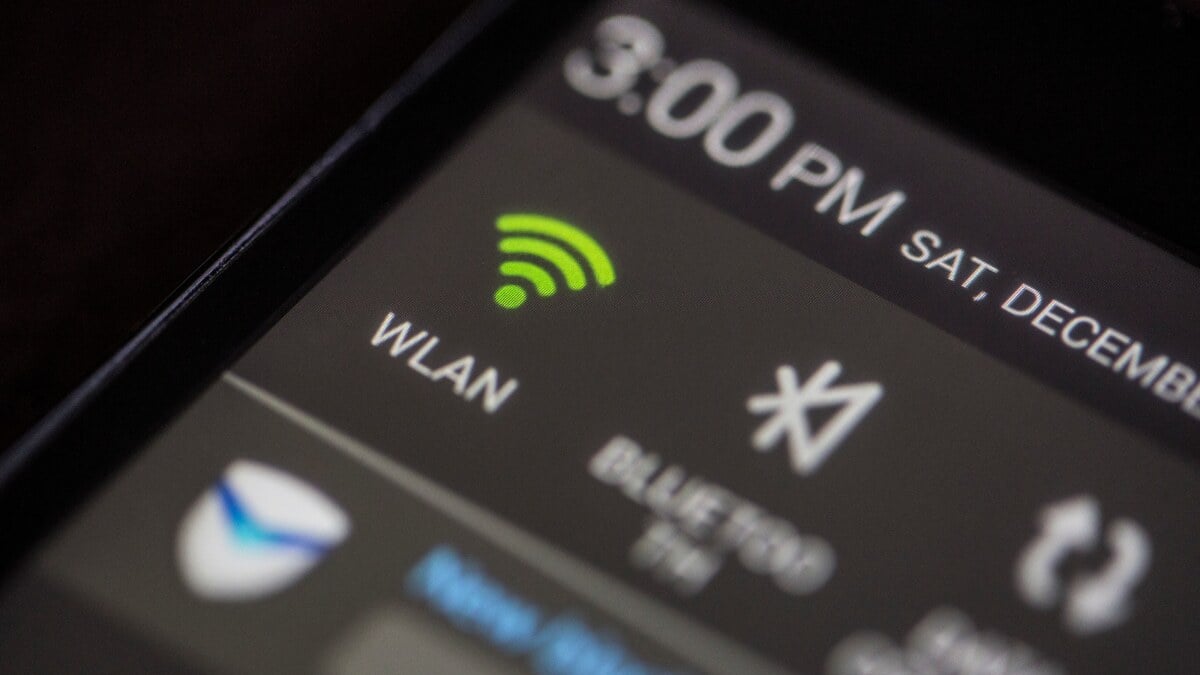 wi fi assist iphone