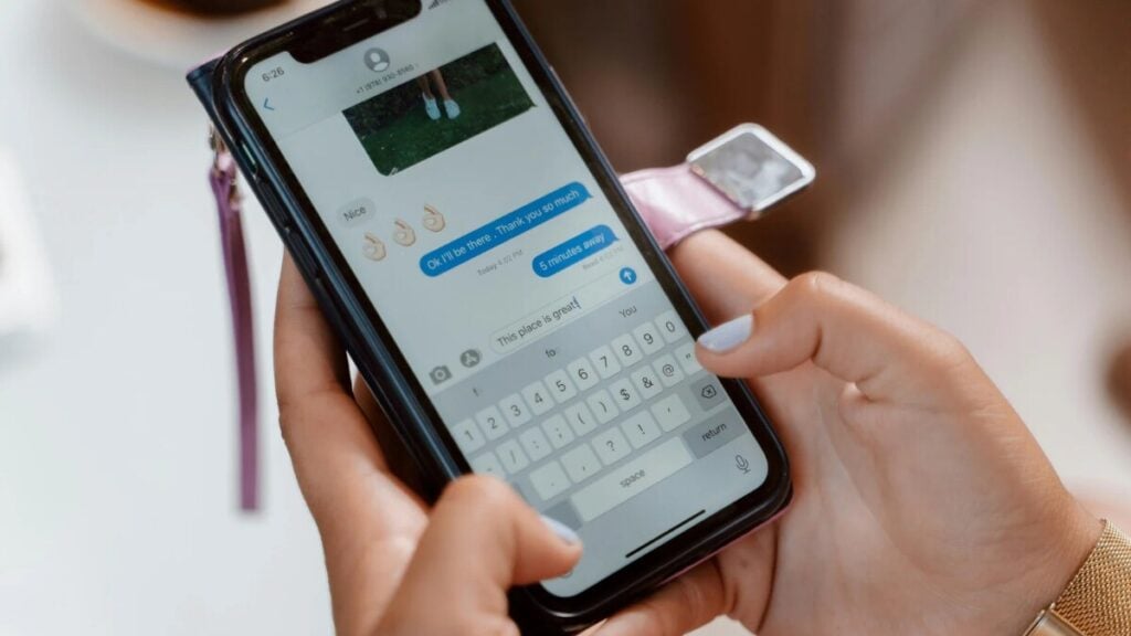 iphone satellite messaging